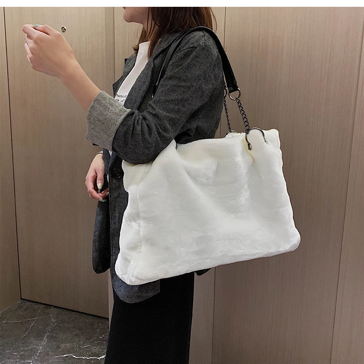 Original Brand Autumn And Winter Plush Shoulder Bag& Large Capacity Chain Tote Bag Width 49cm High 31cm Thickness 13cm