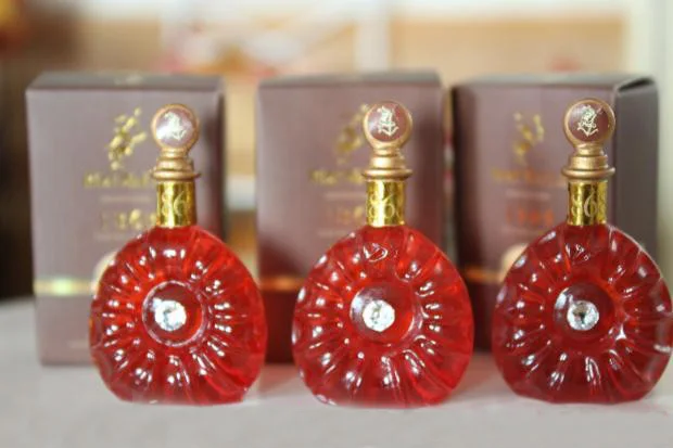 3pcs wine with box Классический 1/12 кукольный домик миниатюрные бутылки для виски вина ролевые игры Дом Кухня Еда для куклы напиток аксессуары - Цвет: 3pcs wine with box