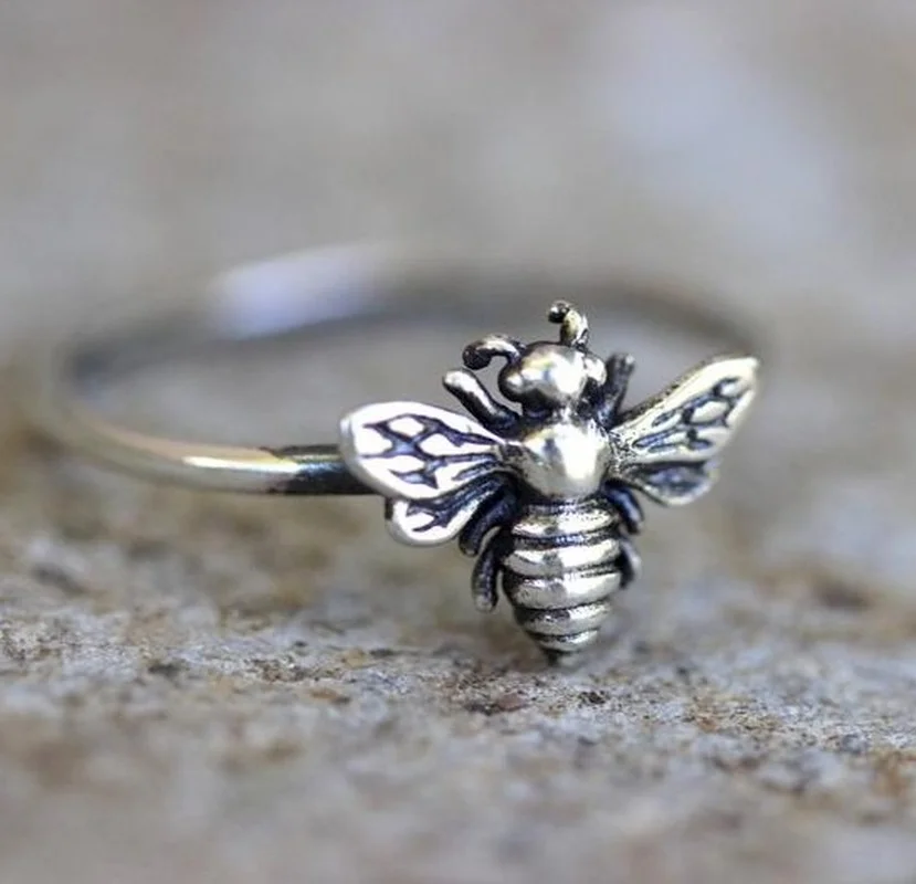 

2021 Wholesale Insect Ring Creative Little Bee Rings Jewelry Silvery One Size Ring Jewelery for Women Girl Gift