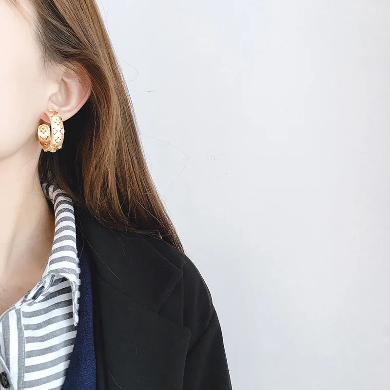 

Boutique Fashion Accessory Simplicity Design 3.5cm Big Hoop Earrings Crystal Beaded Ear Hoops earrings Temperament