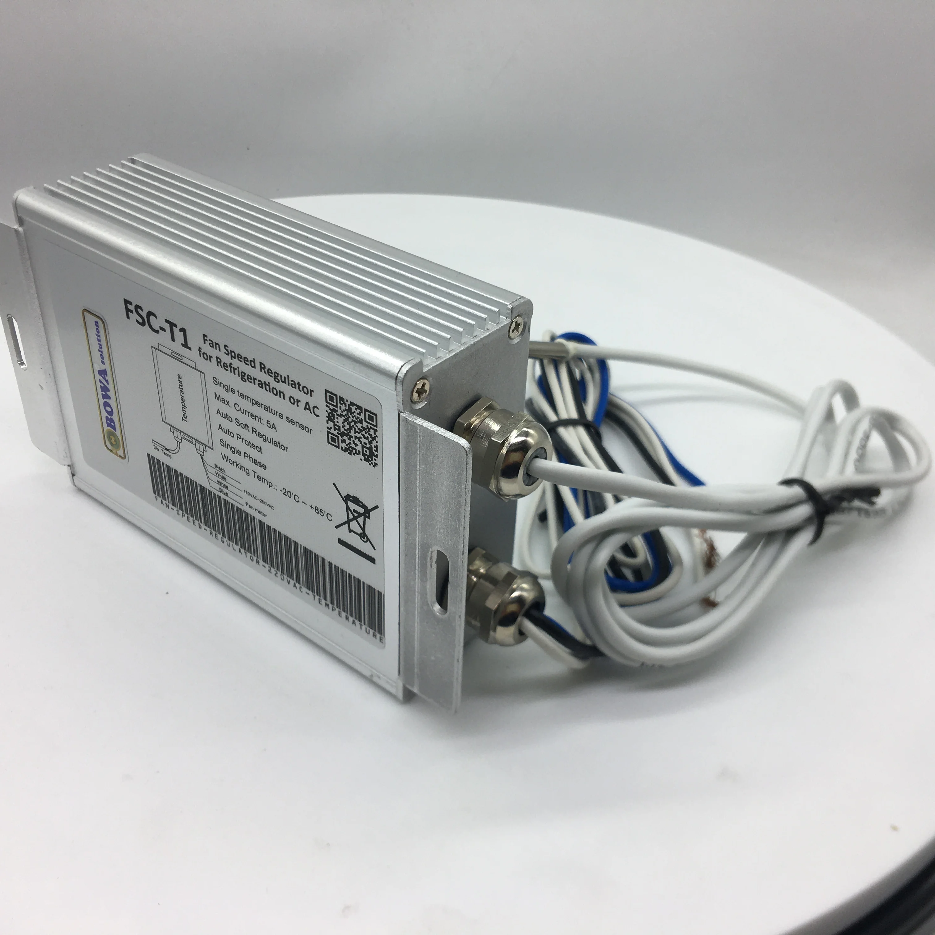 Контроль скорости вентиляторного конденсатора осушаемый температурой