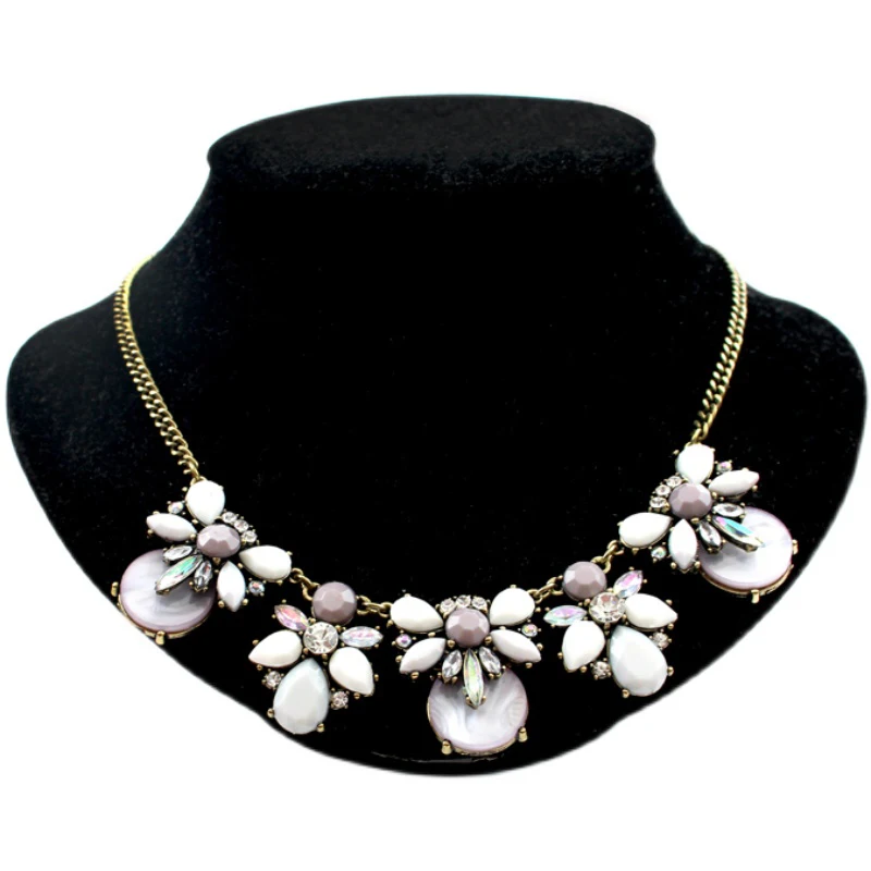 

Statement New Flower Choker Necklace Charming Rhinestone Shell Retro Statement Necklaces & Pendants Gift for Women Female