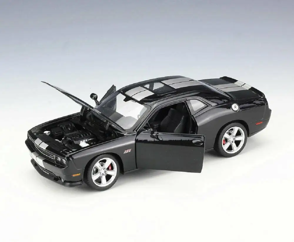 Модель спортивного гоночного автомобиля Welly 1:24 2012 Dodge Challenger SRT новая в
