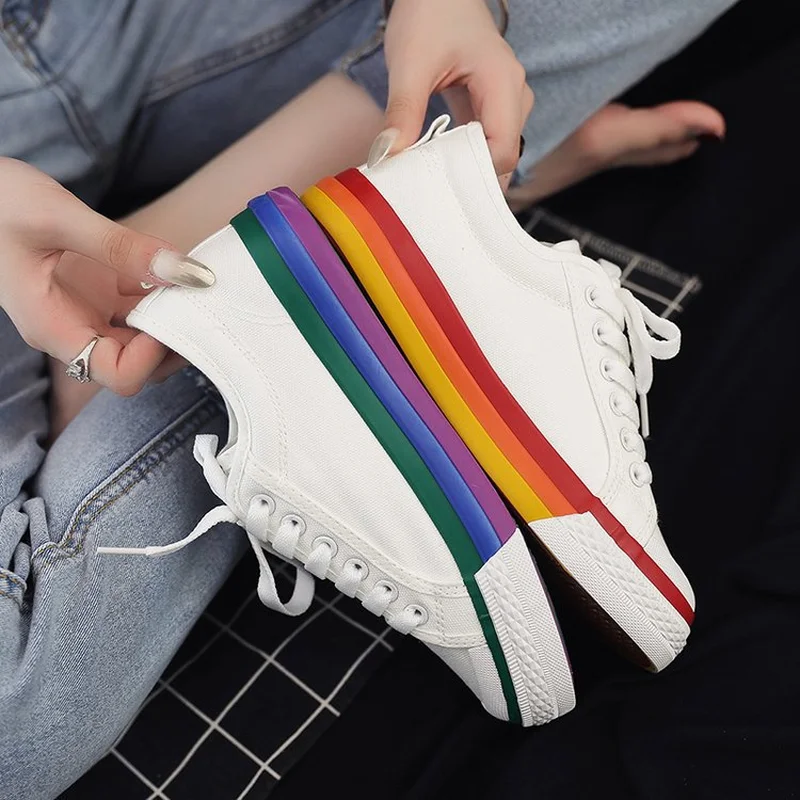 Новинка Женская Вулканизированная обувь радужная парусиновая на плоской
