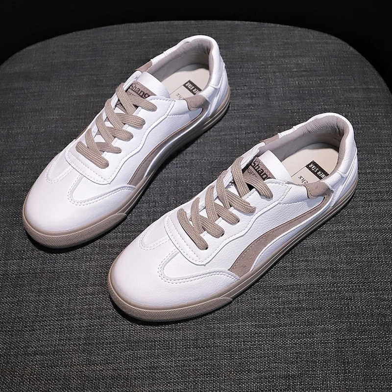 Женская спортивная обувь из белой кожи модная мягкая прогулочная на платформе