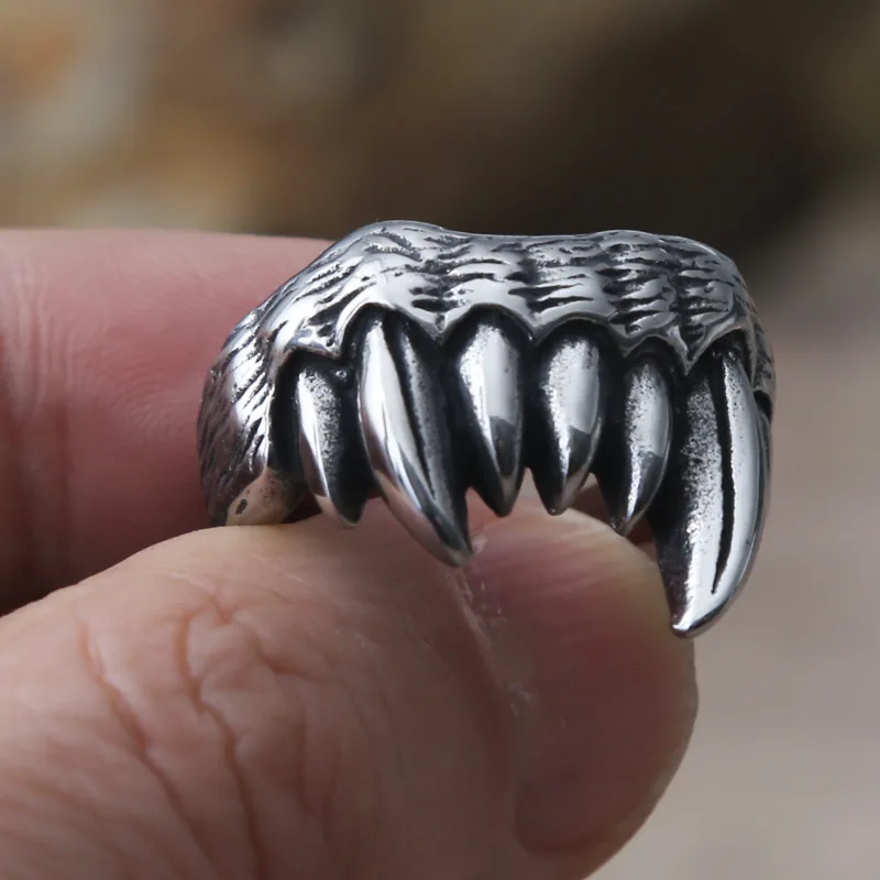 

Vintage Gothic Vampire Teeth Ring Men Women Stainless Steel Beast Monster Teeth Ring Punk Biker Jewelry Gift Wholesale