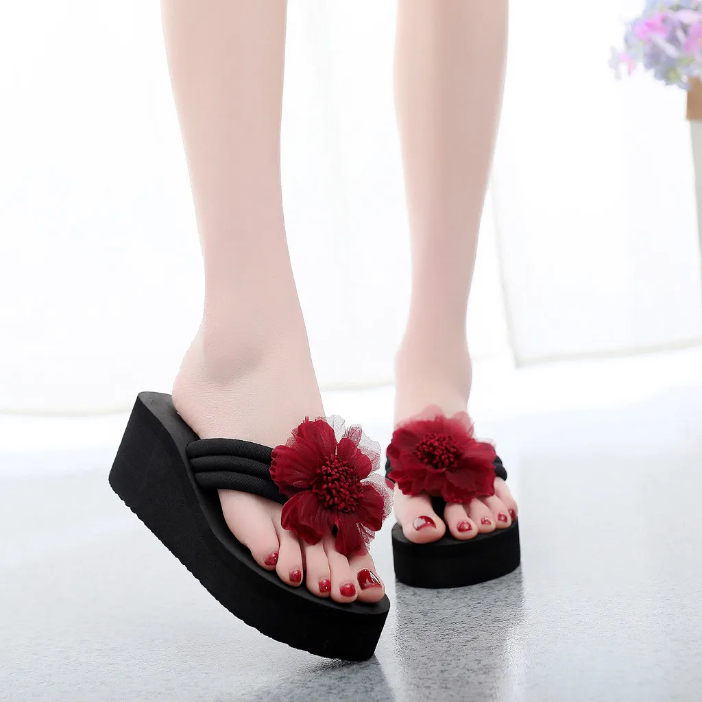 Женские пляжные шлепанцы