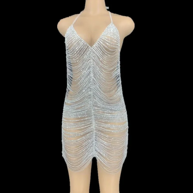 

Серебряные стразы цепи с открытой спиной Короткое платье бар Выпускной женщины танцор полый наряд день рождения Празднование платья вечерняя одежда DT2384