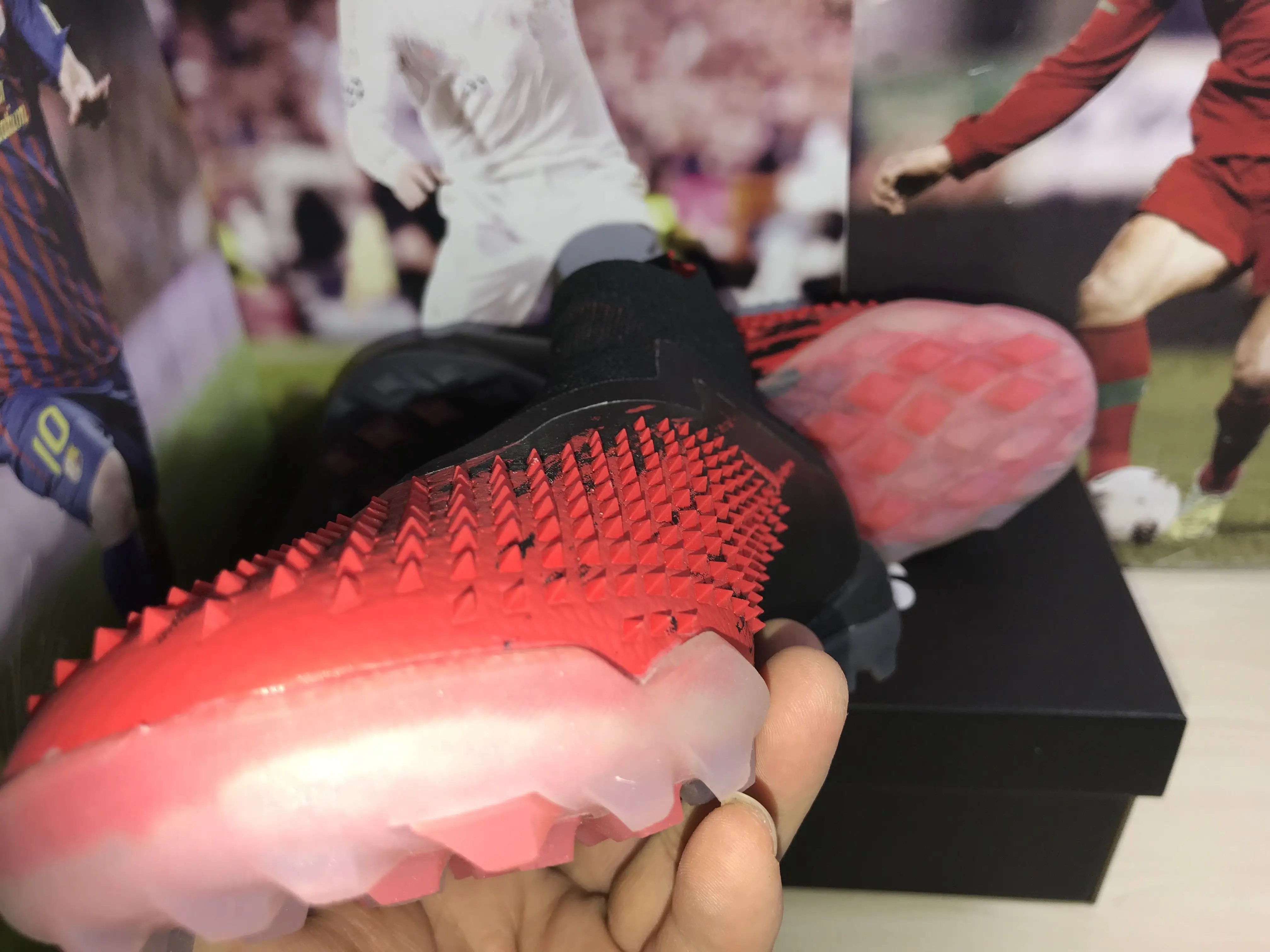 

Best Seller Preator Mutator 20+ TF Football Boots High Ankle Soccer Shoes,Free Shipping
