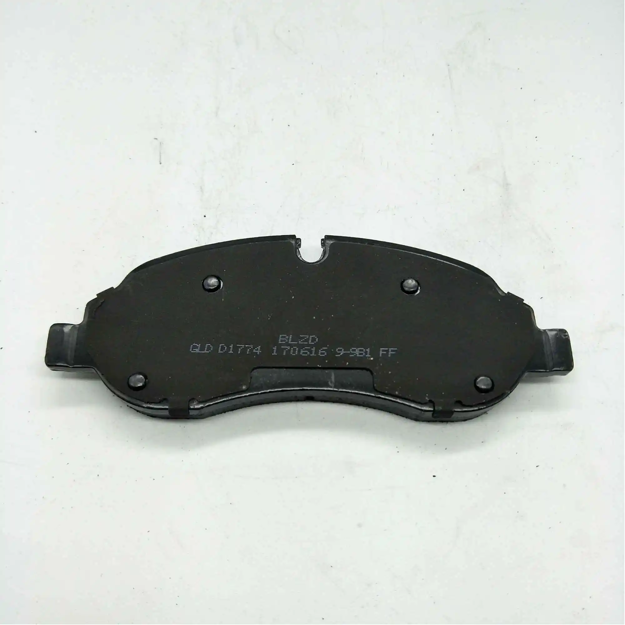 Колодки тормозные передние D1774 для грузовиков D Transit 2015 OEM:CK4Z-2001-A CK4Z2001A 4 шт./компл. |