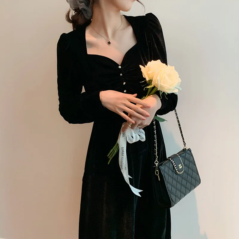 

Женское платье во французском стиле, новинка сезона осень-зима 2021, Элегантное маленькое черное бархатное платье с квадратным вырезом и завы...