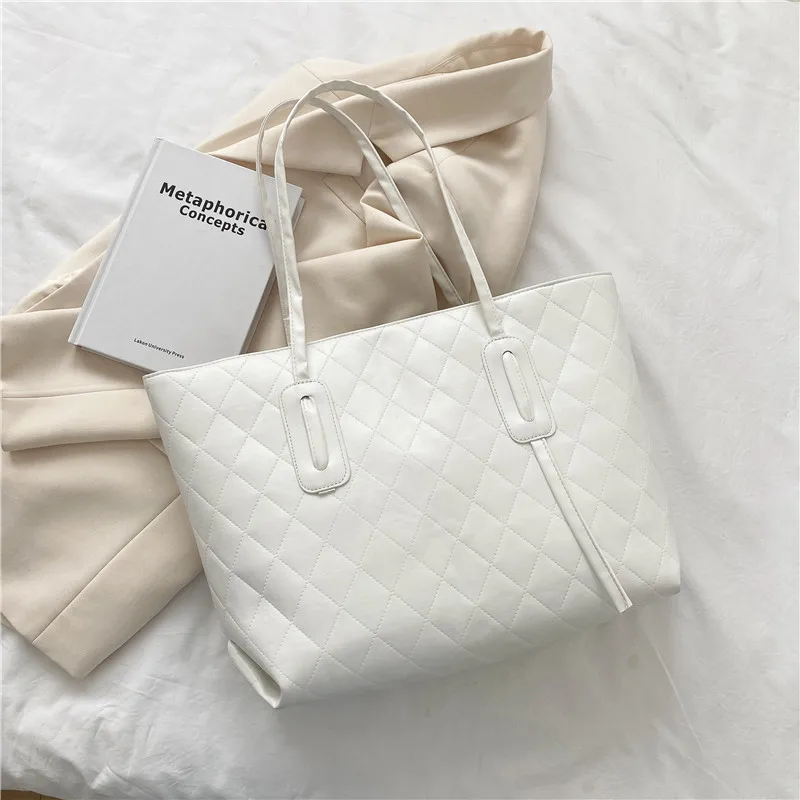 

2021 Spring and Summer New Ladies Luxury Brand Designer Bag High Quality Fashion Simple Letter One Shoulder Messenger Handbag