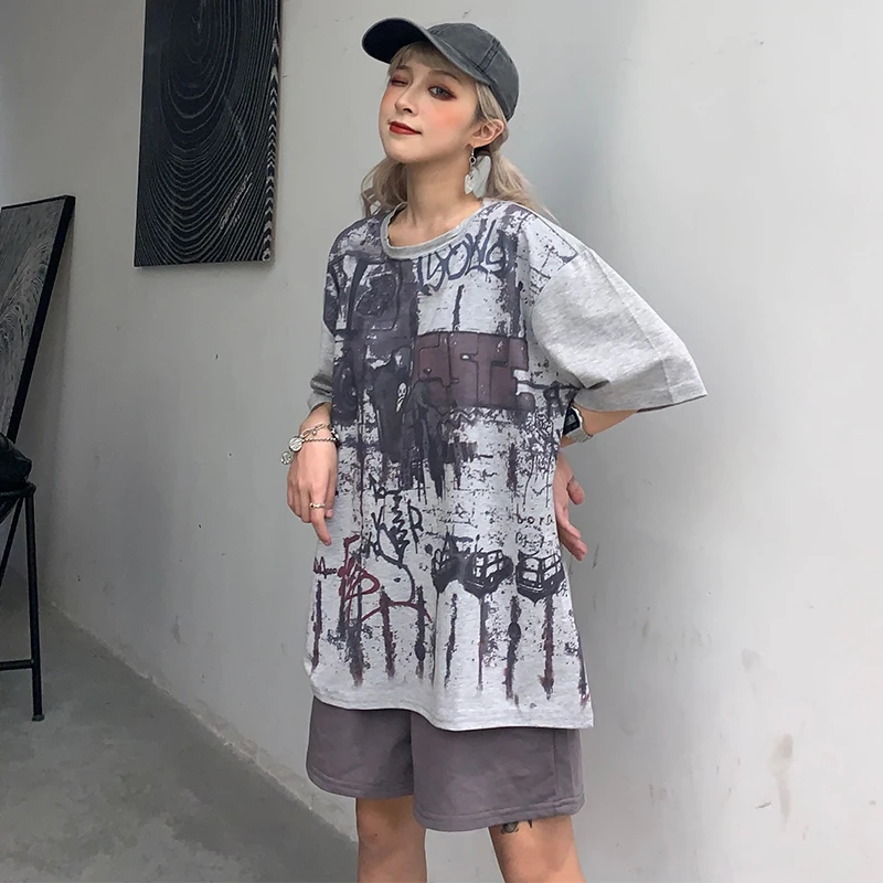 Новая женская футболка Корейская версия ulzzang с принтом граффити в гонконгском