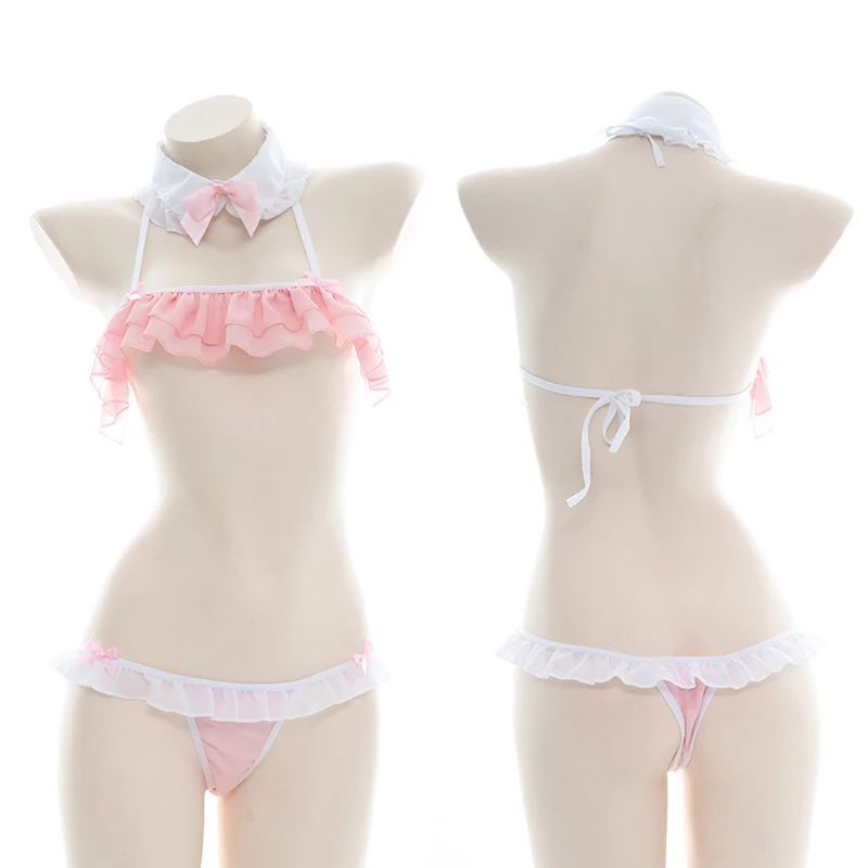 

Комплект женского нижнего белья из трусиков и бюстгальтера с рюшами