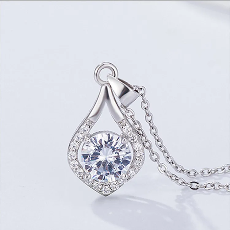 

New Simple Water Drop Four Claw Crystal Pendant Exquisite Charm Women's Inlay Zircon Necklace Charm Women's Nightclub Jewelry