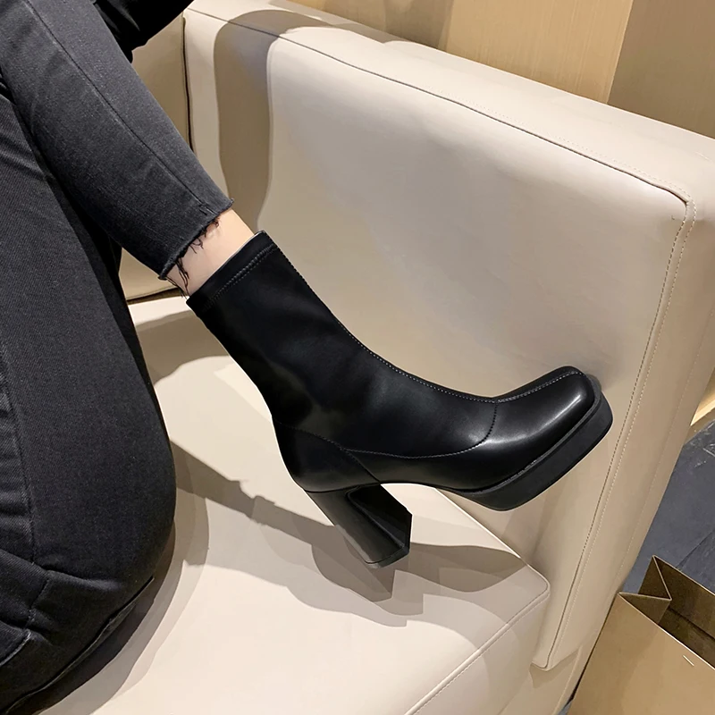 

QUTAA 2022 Women Mid Calf Boots Square Toe Zipper Square High Heel Black Elegant Women Motorcycle Boots Size 34-39