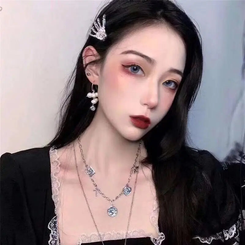 

2pcs Halloween Women Girls Skull Hand Bone Hairpins Alloy Funny Hair Clips Accessories Claws Decor Christmas Cosplay Party