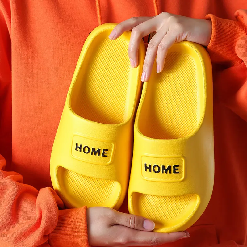 

New summer 2021 soft flops, beach shoes, couples slippers. Home essential slippers are skid proof and odor proof