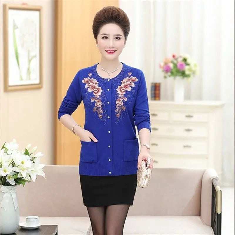 Женский вязаный свитер среднего возраста кардиган топы осень 2020 новое платье для