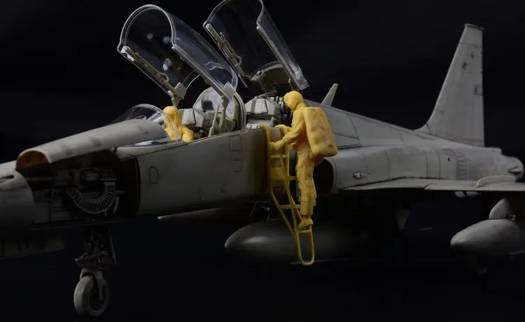 KittyHawk KH32019 1/32 F-5F Tiger II Боевой Военный Самолет демонстрация коллекционная игрушка