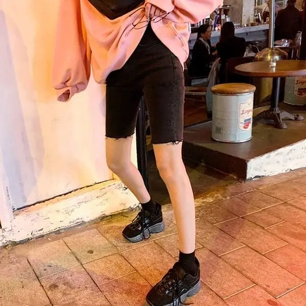 

Summer new denim shorts female student Korean version holed loose Denim Capris high waist large size straight pants