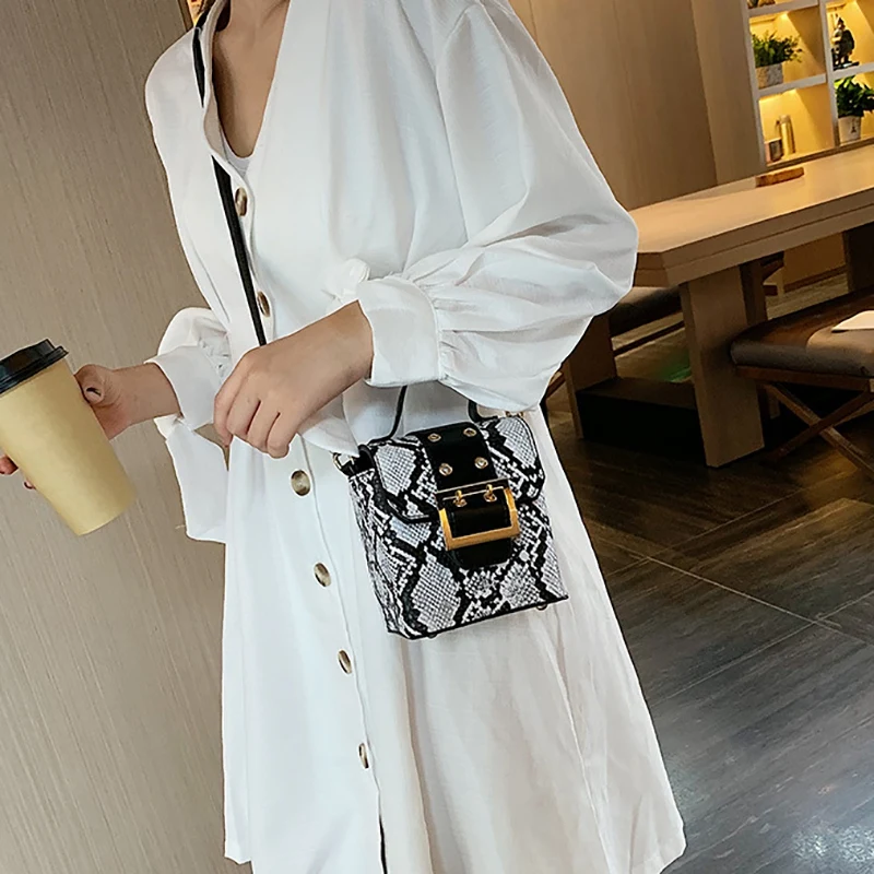 Сумки через плечо из искусственной кожи под змеиную кожу для женщин мини сумка