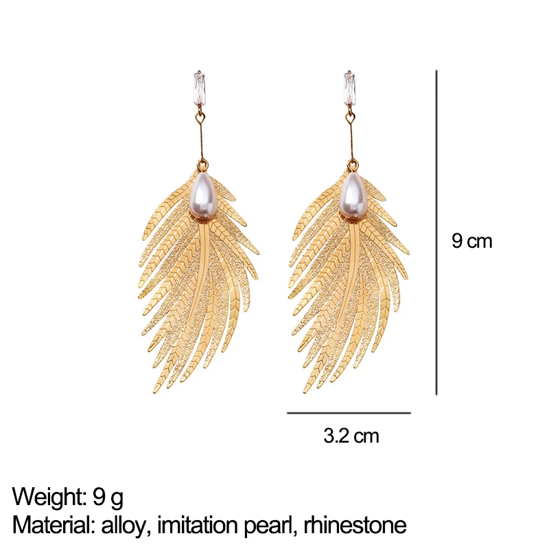 Серьги-подвески женские серебряного цвета с перьями и искусственным жемчугом |