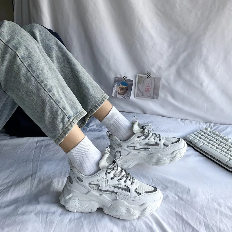 Женские спортивные кроссовки на толстой подошве белые в стиле Харадзюку осень 2020
