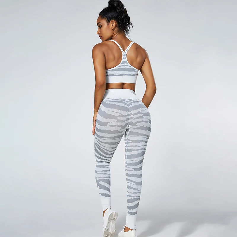 

Stripe Seamless Female Yoga Sets Sportswear Tracksuit Workout Gym Wear Women Sport Outfit Fitness Suits