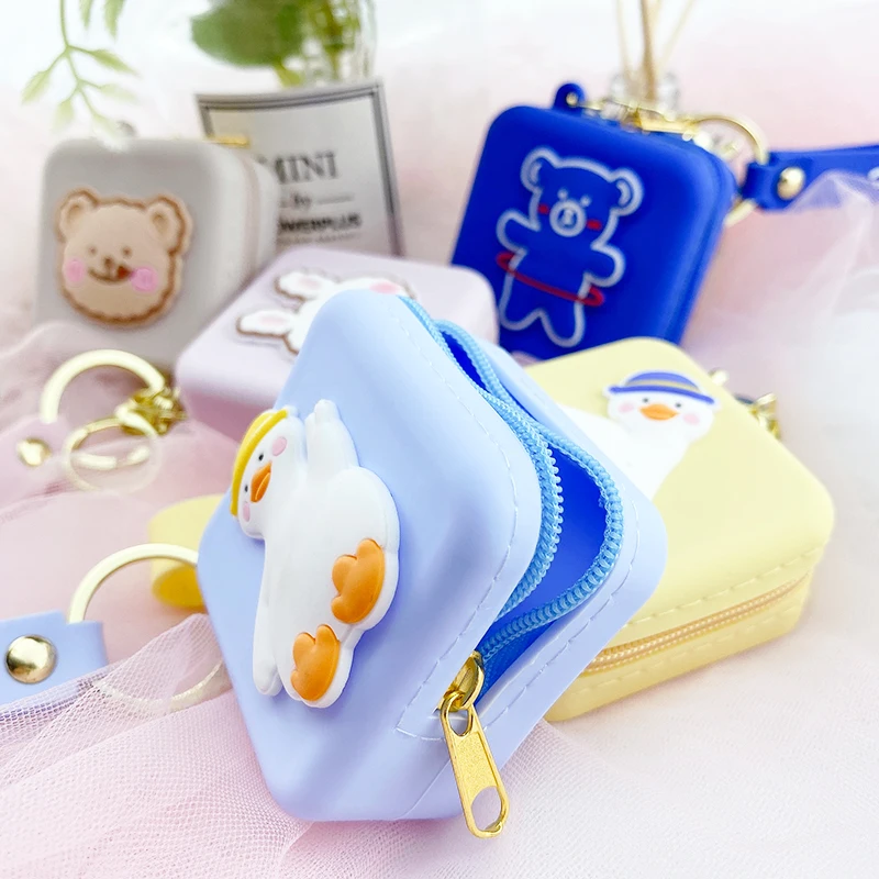 Куртка синего цвета с медведем цепочка для ключей бумажник кошелек кроликом