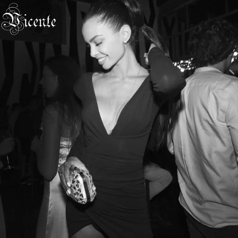 Женское черное платье с v-образным вырезом плиссированное облегающее мини