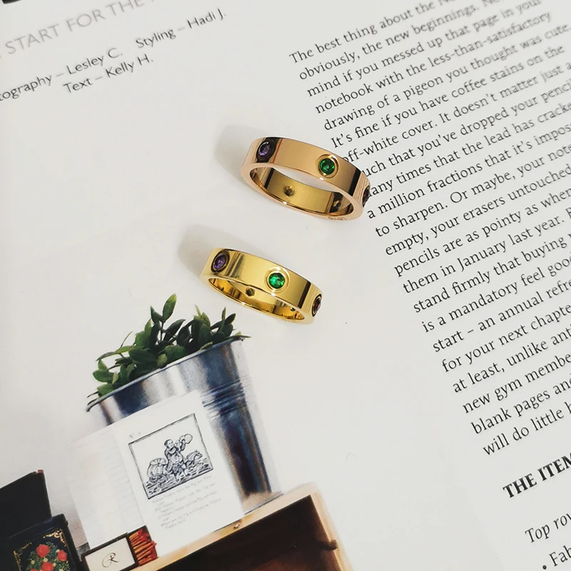 Кольцо из нержавеющей стали с камнями 18 К фианитом |