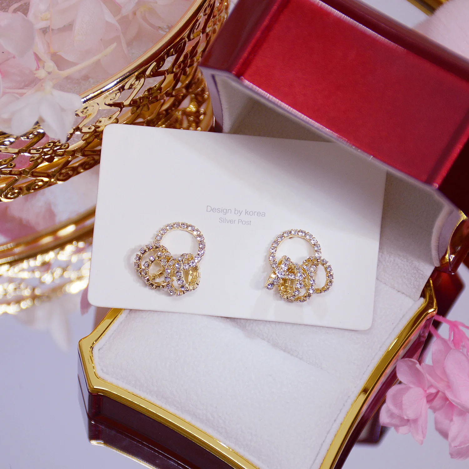 

Korean Style Exquisite Golden Super Shining Crystal Design Ring Stud Earrings For Women New Temperament Fashion Jewelry