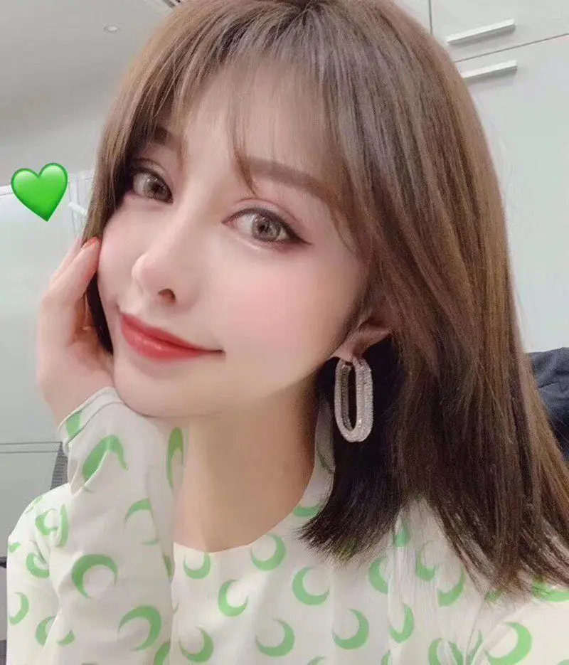 Женские серьги с круглым вырезом стразы весна 2019|Серьги-кольца| |