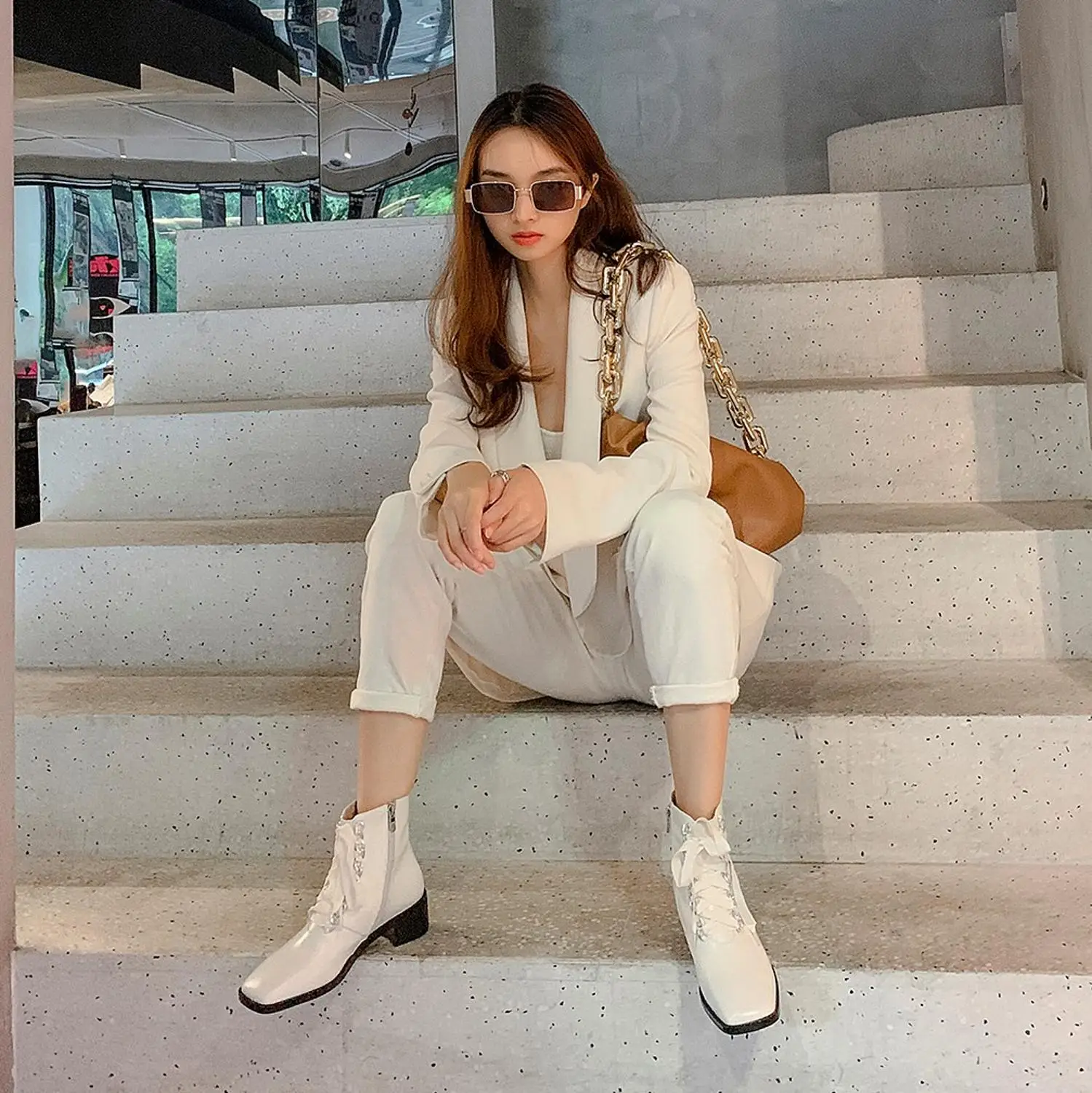 

2020 Autumn/winter new style square toe ribbon belt women's boots chunky and Martin boots fashion leather single boots X610