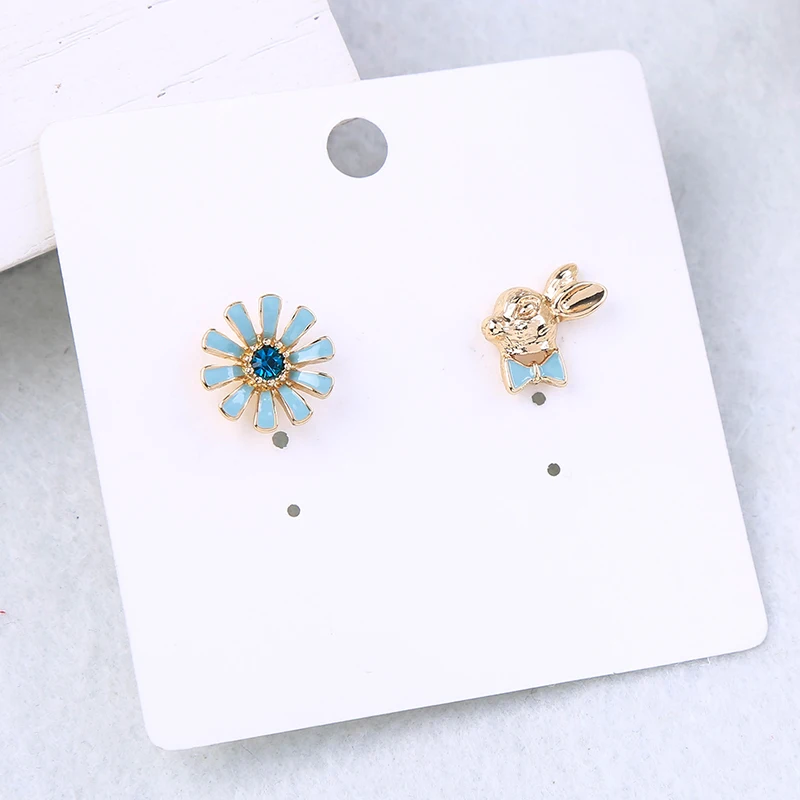 Асимметричные милые цветные серьги гвоздики с эмалью кристаллами цветками