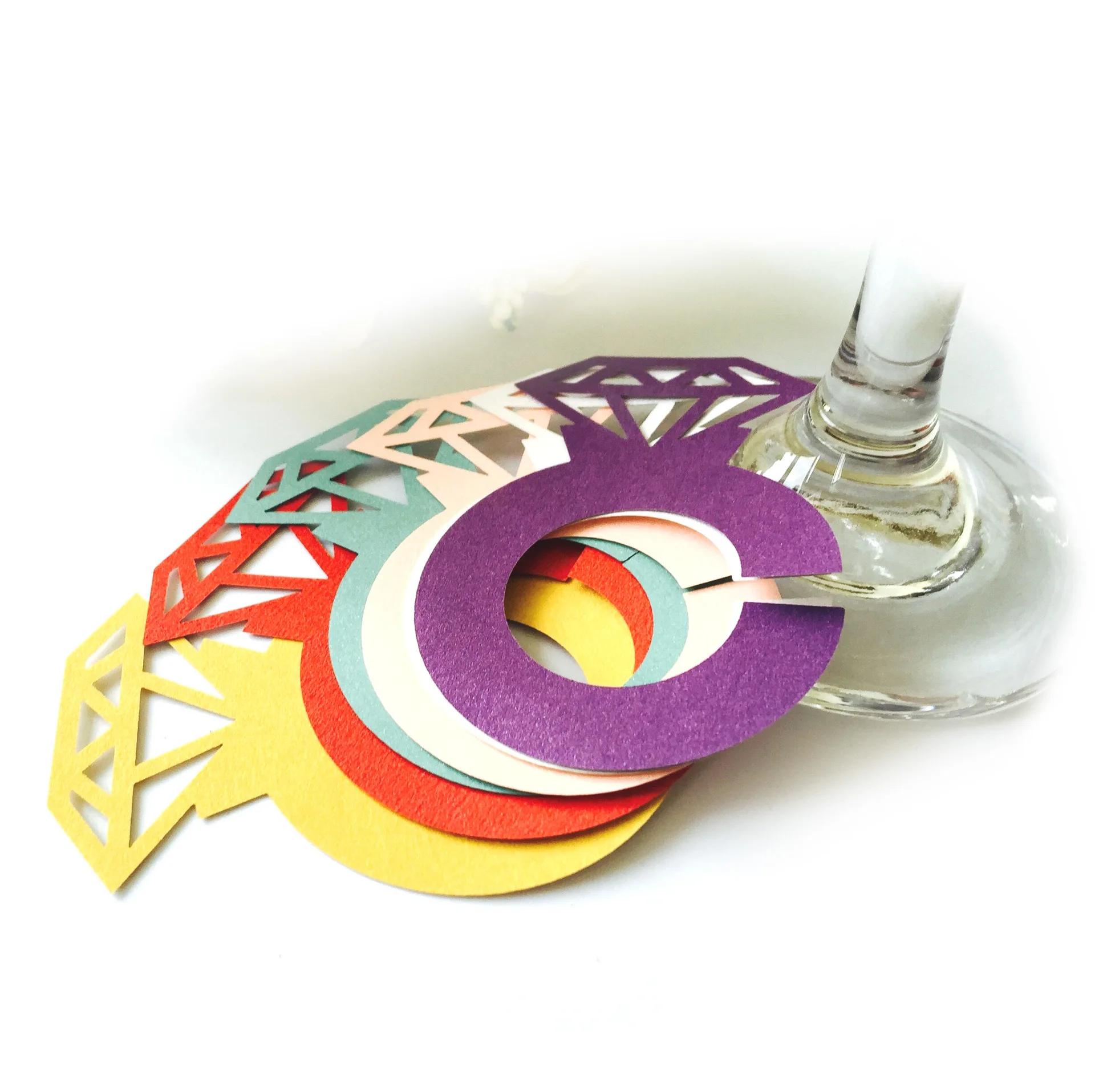 10 шт. свадебные украшение стола лазерная резка бумаги кольцо с бриллиантом Форма