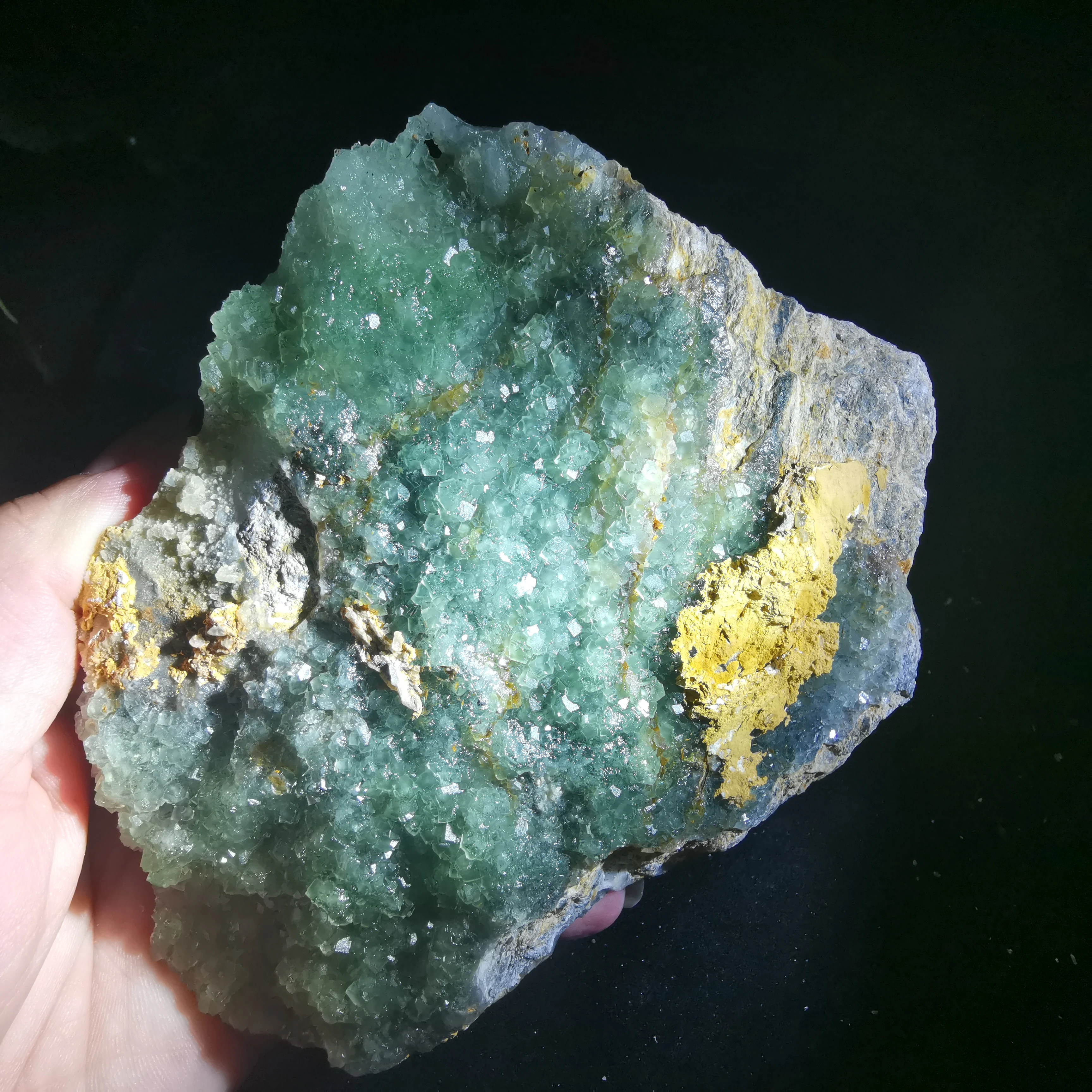 

351.1g100% rare natural green fluorite shining polyhedron ladder shaped quartz energy stone decorative mineral specimens