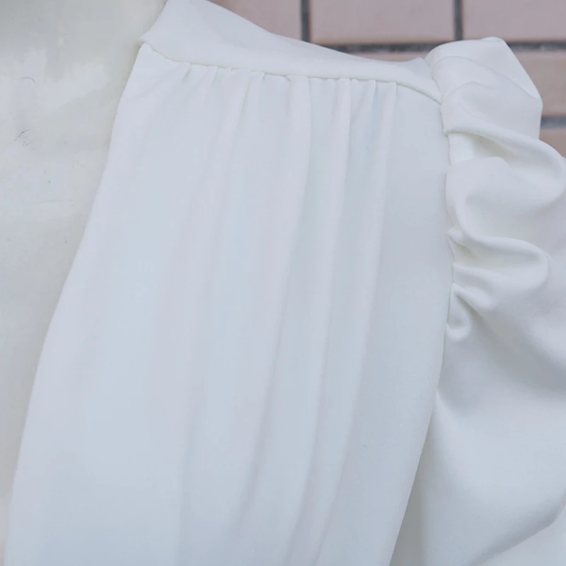 Женское асимметричное однотонное белое платье с длинным рукавом вечерние