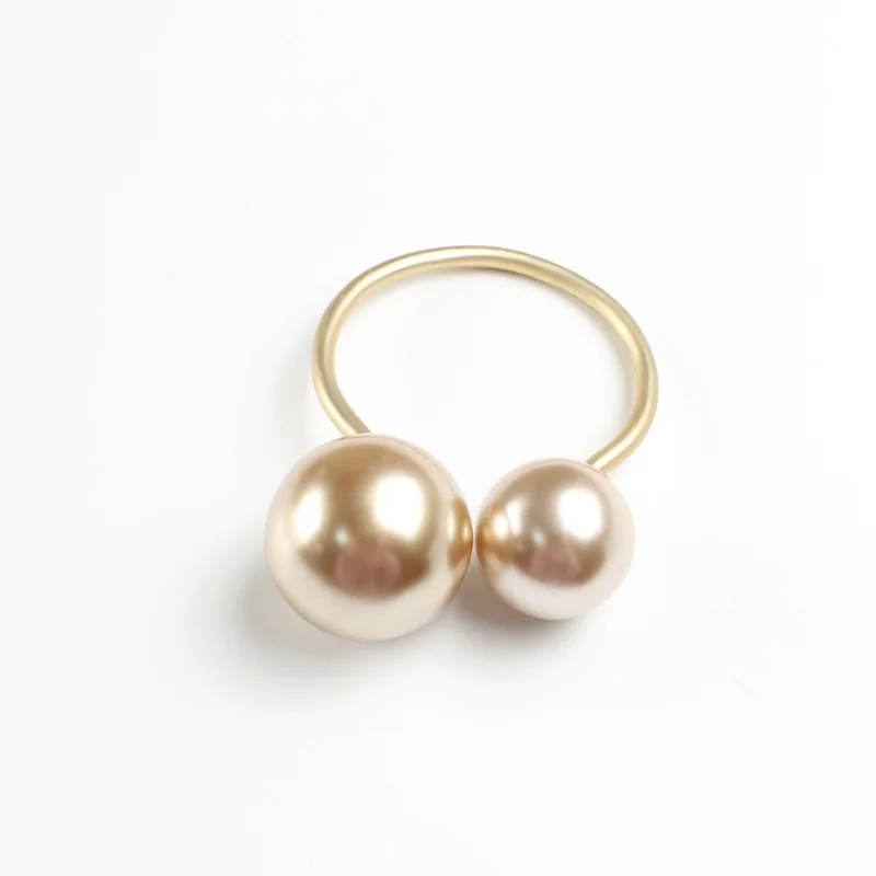

Spot Pearl Napkin Ring Wedding Highlights Modern Minimalist Mouth Cloth Ring Creative Round Buckle Wholesale 12pcs