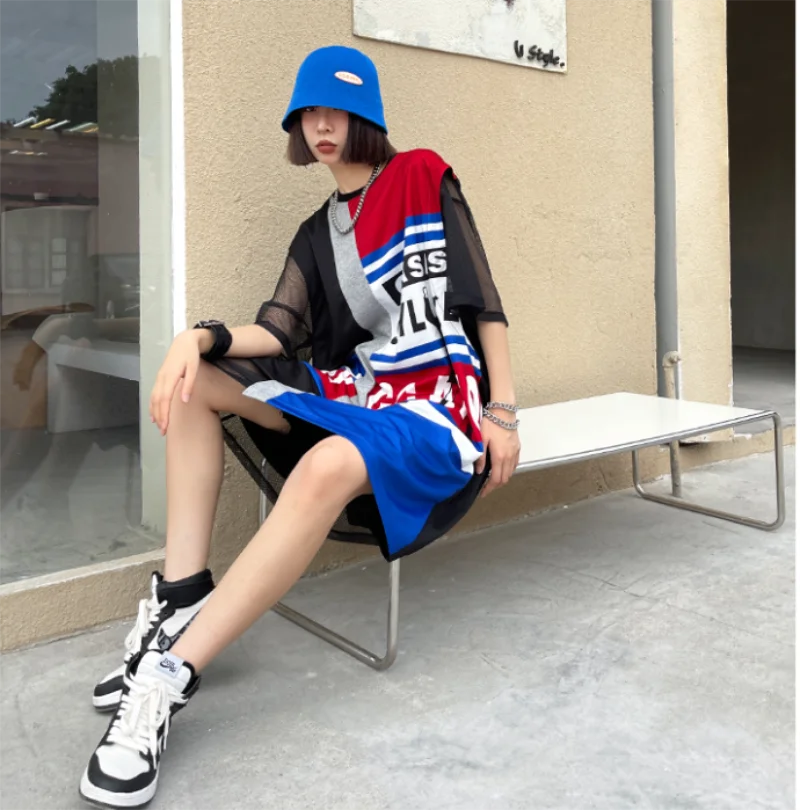 

Женская летняя тонкая модная длинная сетчатая блузка в стиле жареной уличной моды из двух частей + ассиметричная майка без рукавов, юбка-фут...