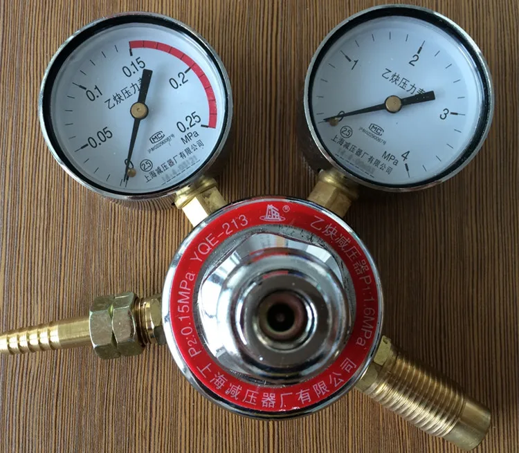

Acetylene gas pressure regulator
