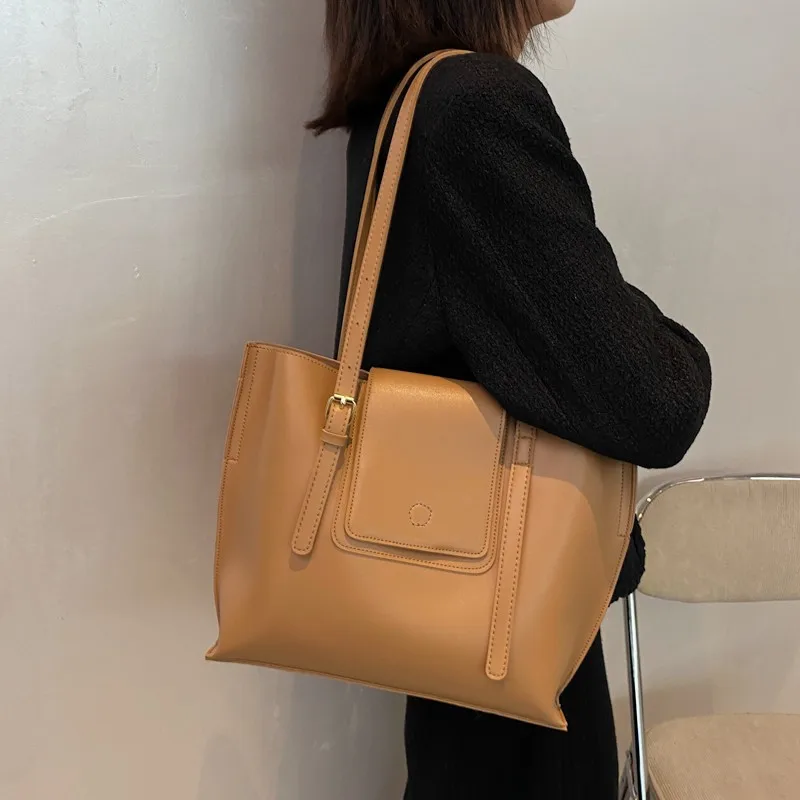 

Luxury Retro Designer High Capacity Big Tote Handbag for Women 2021 Winter Trends Brand Travel Shopper Shoulder Shopping Bag
