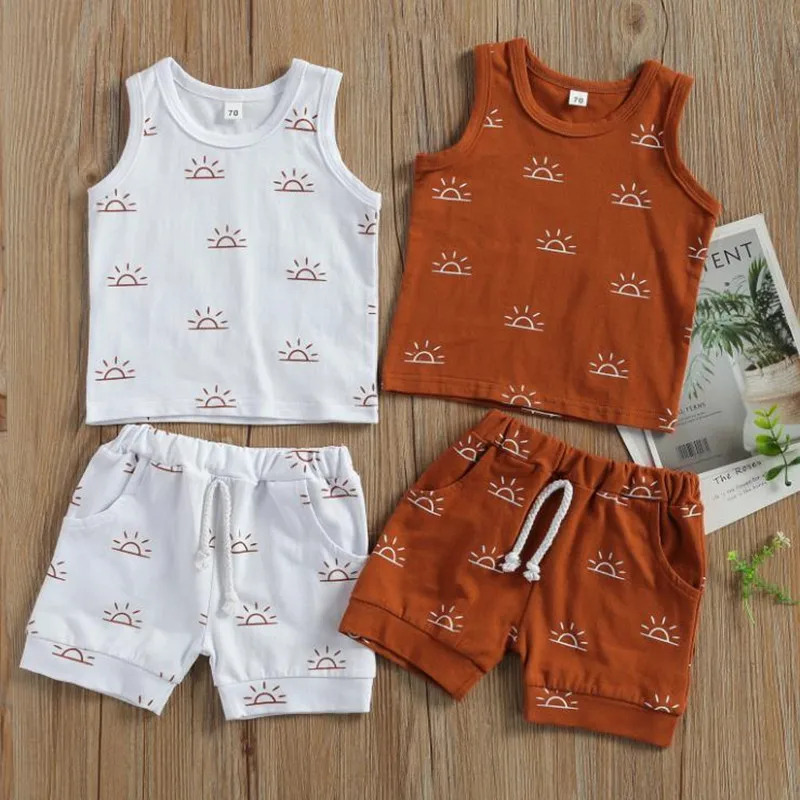 

Комплект одежды из 2 предметов для новорожденных, модный топ с принтом солнца и шорты, комплект из 2 предметов для девочек, одежда для мальчик...