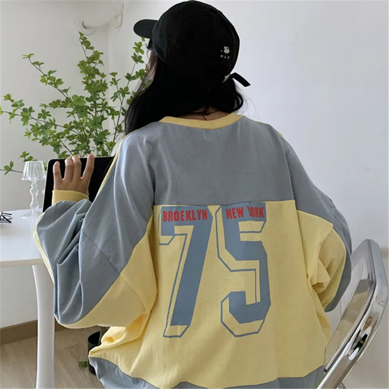 Женская толстовка оверсайз с буквенным принтом пуловер круглым вырезом и