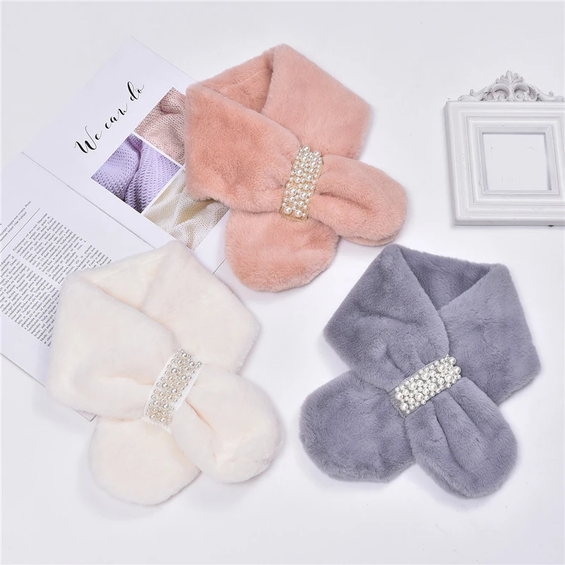 Женский шарф из искусственного кроличьего меха зимний плотный с пряжкой жемчуга