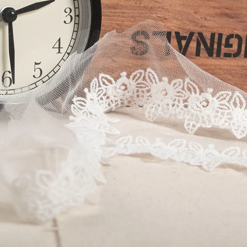 Бесплатная доставка бело-Черная мягкая сетчатая кружевная фабрика с вышивкой