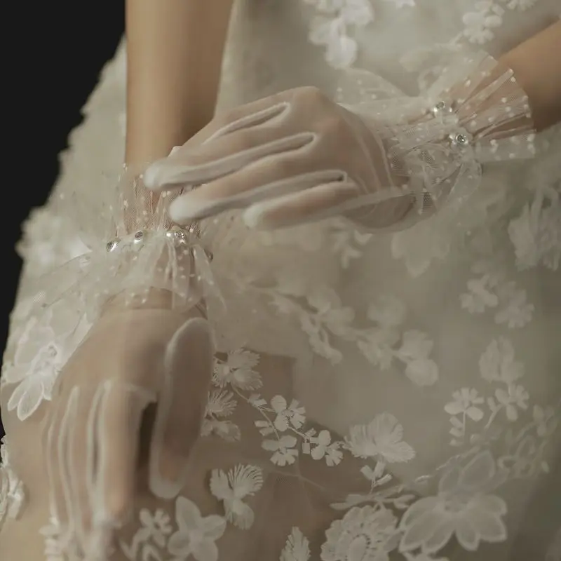 

Elegant Glitters Lace Bridal Mesh Glove Short Bridal Gloves Finger Wedding Gloves White Wedding Accessories Veu De Noiva