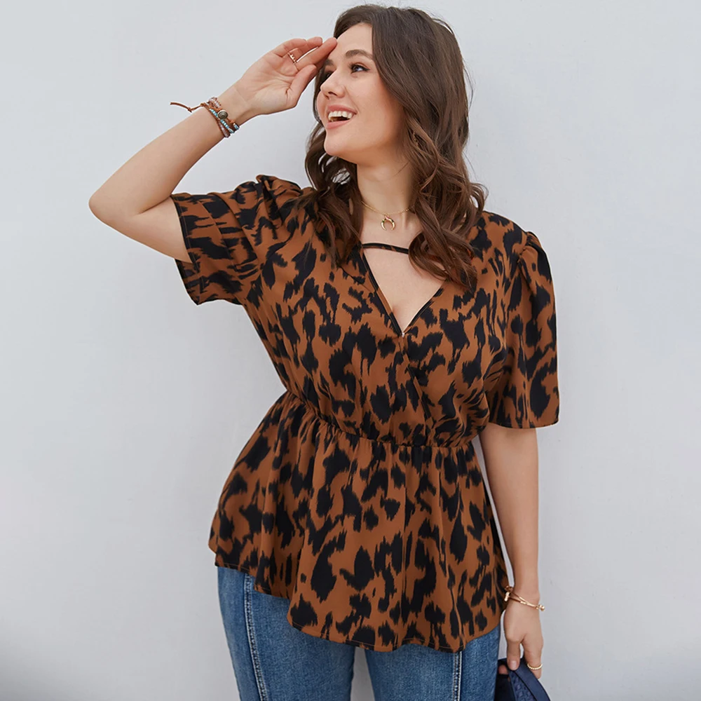 

FridayIn 2021 Autumn/Winter New Women's Casual Loose Printed Waist Leopard Print Temperament Age-reducing V-neck Plus Size Tops