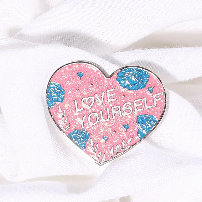 Love Yourself-broche de Metal con forma de corazón, Pin Kpop, bangtan, insignia, accesorios para ropa, decoración de mochila